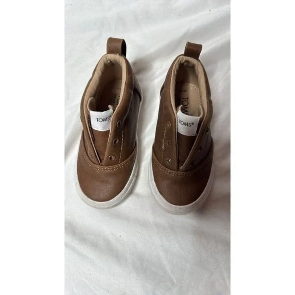 Toms Fenix Mid Sneakers. Size Toddler 7.